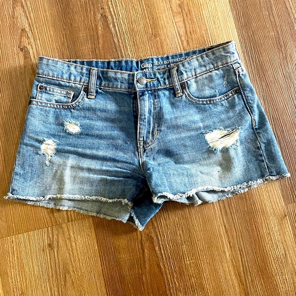 Gap Sexy Boyfriend Short distressed Jean size 4/27 - Picture 1 of 11